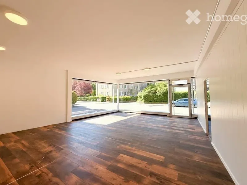 Attraktives Ladenlokal mit grosser Schaufensterfront – 92 m²