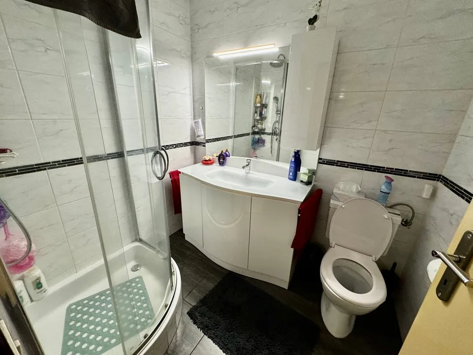 Renovated 5.5-room apartment in Bodio