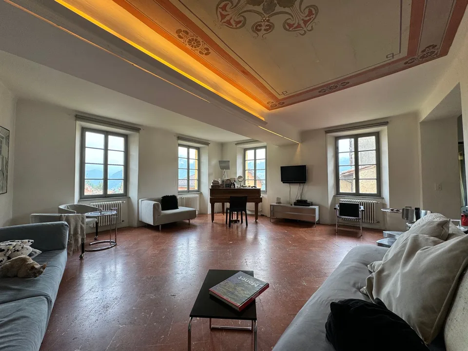 Esclusivo appartamento 5.5 in edificio storico a Lugano Carona