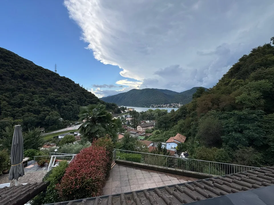 Maison avec vue sur le lac à Lugano-Figino