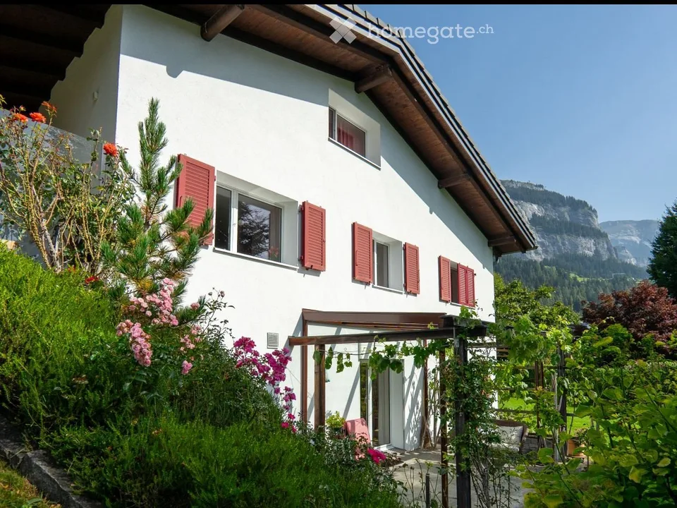 Charmantes 7.5-Zimmer-Einfamilienhaus in Flims Dorf mit herrlicher Aussicht