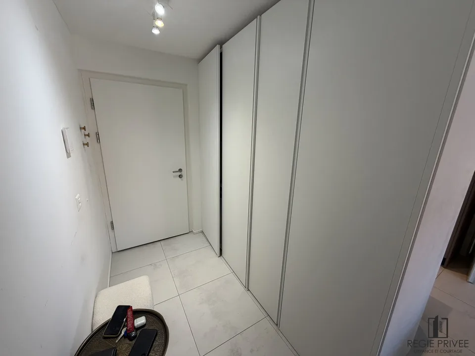Studio au 1er étage avec balcon