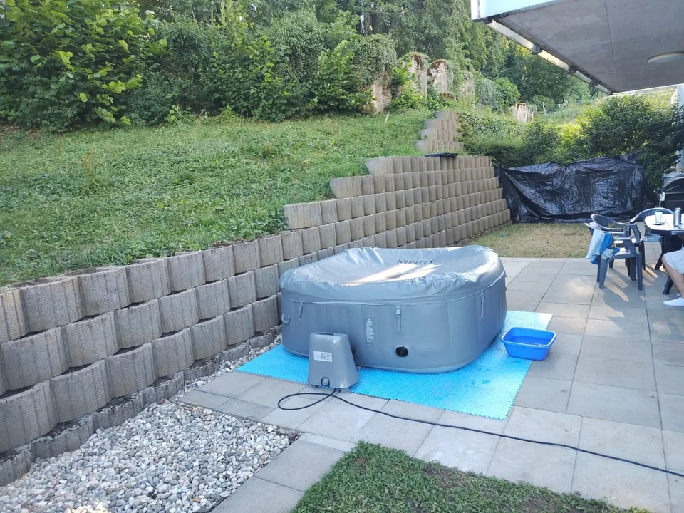 Appartamento recente con grande terrazza ai margini del bosco.