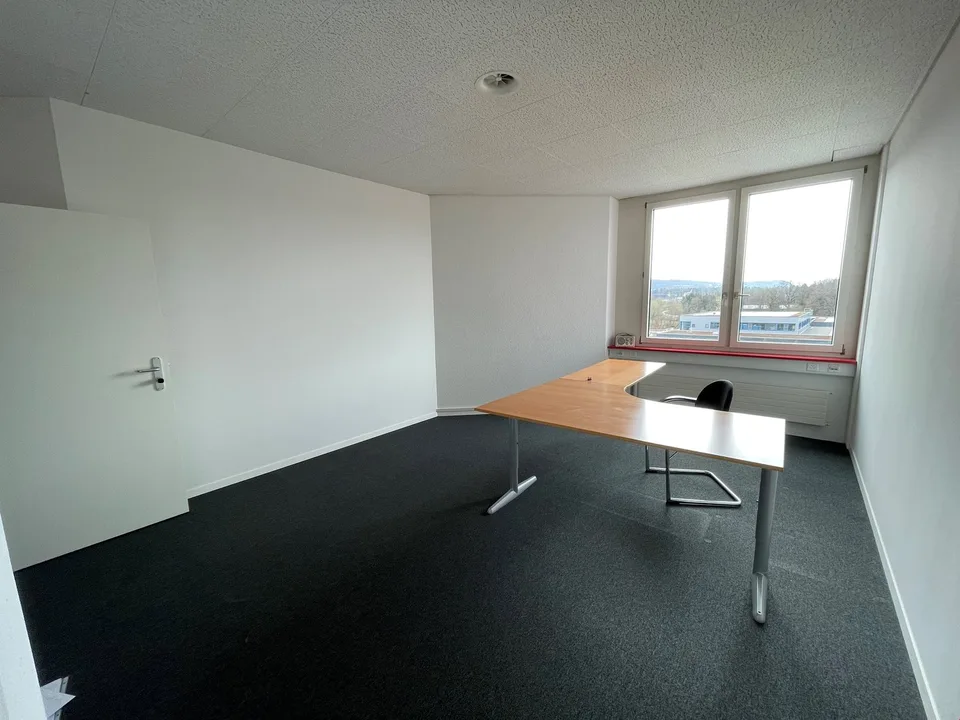 Single office with great view on the 5th floor