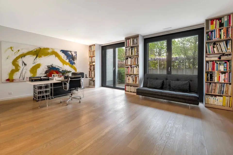 Traumhafter zeitgenössischer Duplex mit Gärten, Blick auf die Felder und den See – Foto 7 von 11