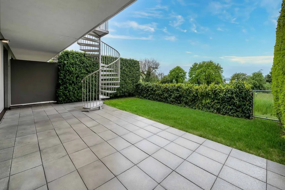 Traumhafter zeitgenössischer Duplex mit Gärten, Blick auf die Felder und den See – Foto 11 von 11