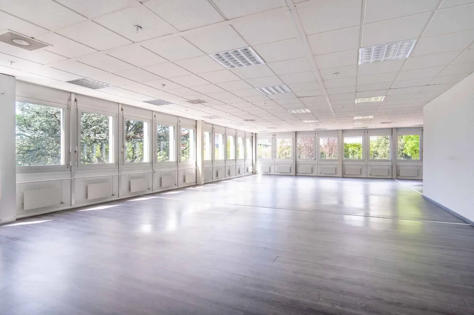 Privatize your level with this 360 surface that offers an ideal positioning