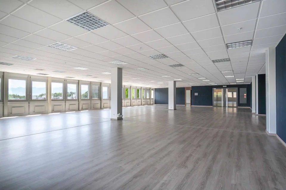 Privatisieren Sie Ihr Level mit dieser 360-Fläche, die eine ideale Positionierung bietet – Foto 6 von 6