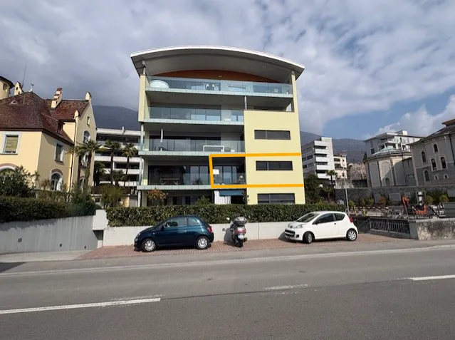Bright 2.5-room apartment with panoramic view in Muralto