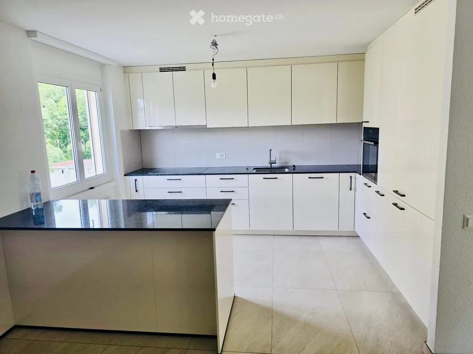 Helle 4.5-Zimmer-Wohnung mit Balkon in Arlesheim