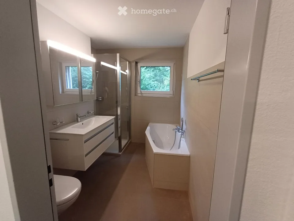 Large 4.5 room garden apartment with 1 underground parking space