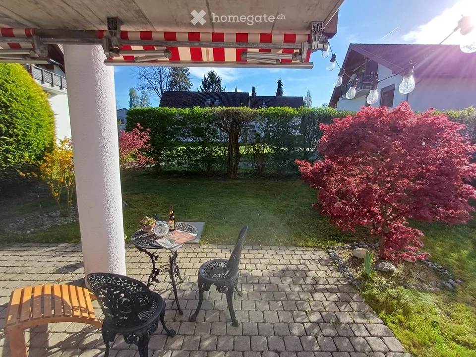Large 4.5 room garden apartment with 1 underground parking space