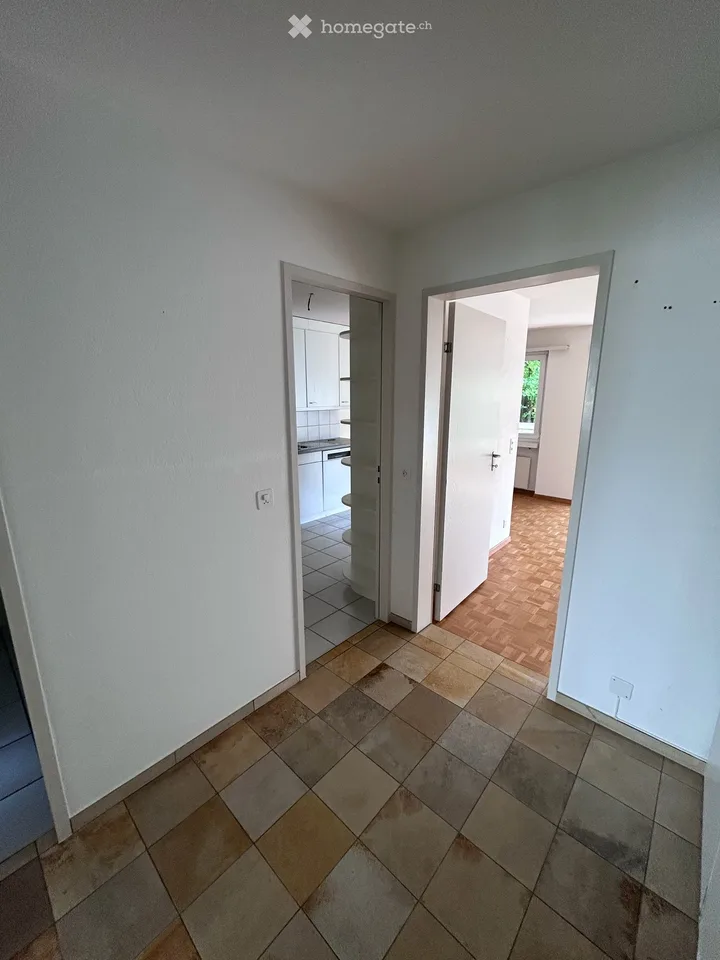 Helle 3.5-Zimmer-Wohnung mit Balkon in Binningen