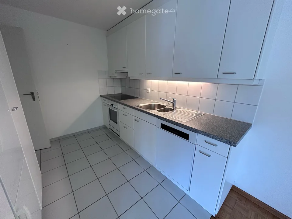 Helle 3.5-Zimmer-Wohnung mit Balkon in Binningen