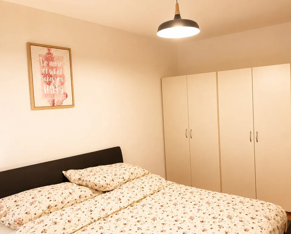 ✨ Möblierte 2.5-Zimmer-Wohnung mit Balkon 3. Stock, rechts Riehenring 143, 4058 Basel