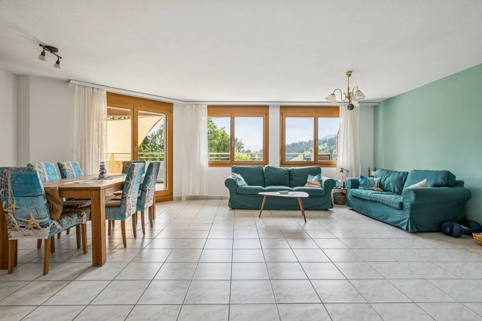Grosszügige Terrassenwohnung mit beeindruckender Aussicht
