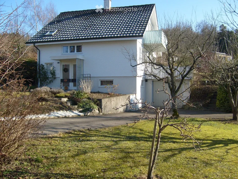 Charmantes freistehendes Einfamilienhaus mit grossem Garten in Fehraltorf