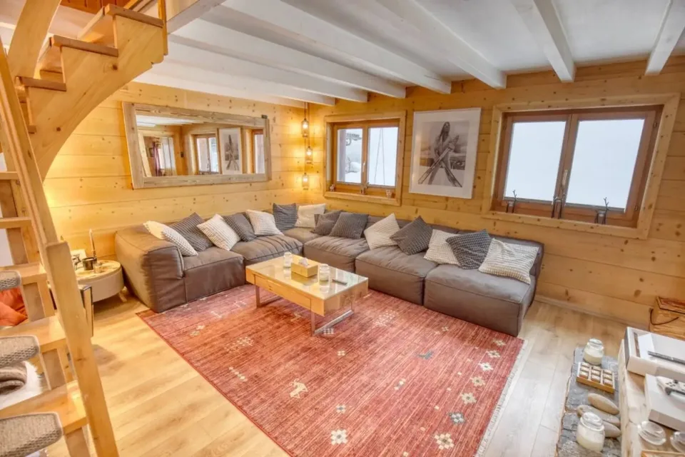 Chalet de caractère avec 2 annexes et un grand terrain à Haute-Nendaz!