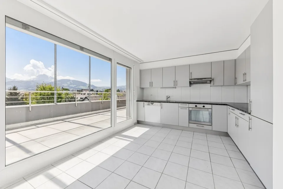 Spacieux appartement traversant de 140 m² avec terrasse exceptionnelle