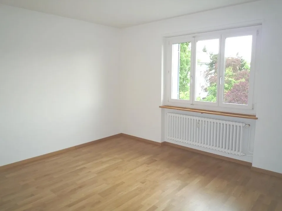 Appartement 1 pièce de 33 m² en haut, 2e étage, avec balcon
