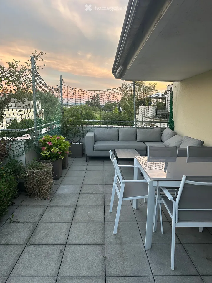 Spacious 7-room attic apartment for rent in Hochfelden