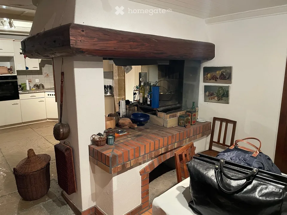 Charaktervolles Bauernhaus in Val-de-Travers – 300 m² Wohnfläche, 2 Apartments, grünes und friedliches Umfeld
