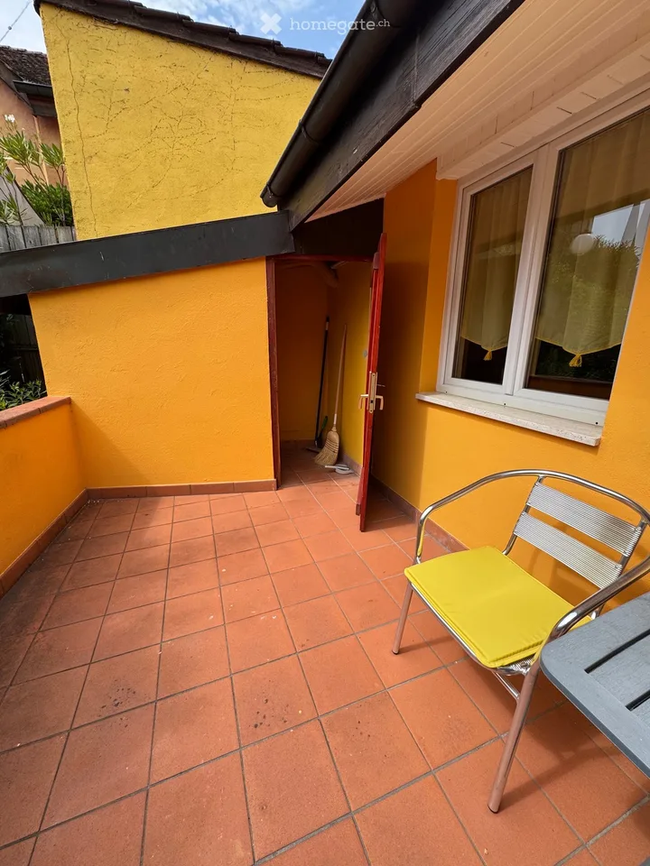 Möbliertes Studio mit Terrasse