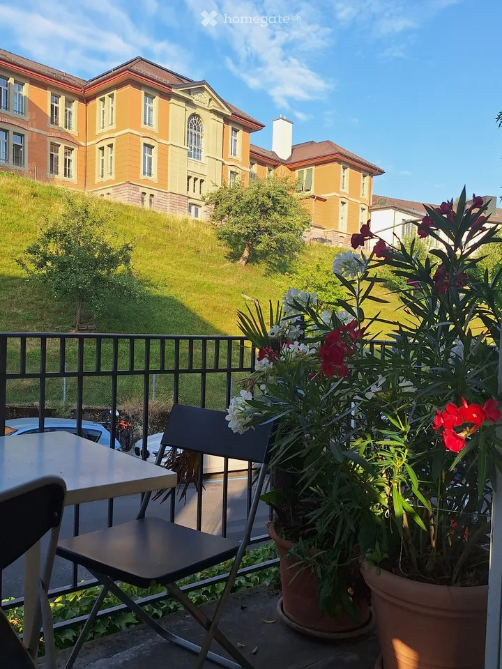 Charmante 3.5-Zimmer-Altbauwohnung mit Balkon in Bern – Landoltstrasse