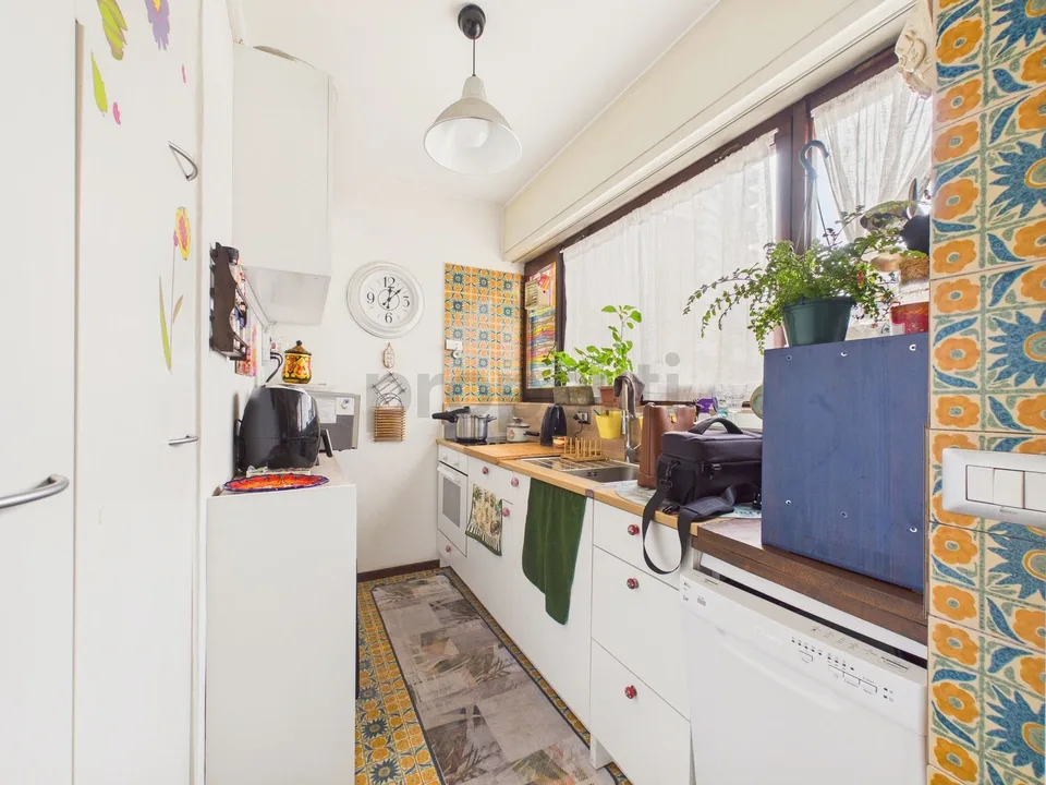 Appartement spacieux de 3.5 pièces avec cave en position centrale, Pazzallo