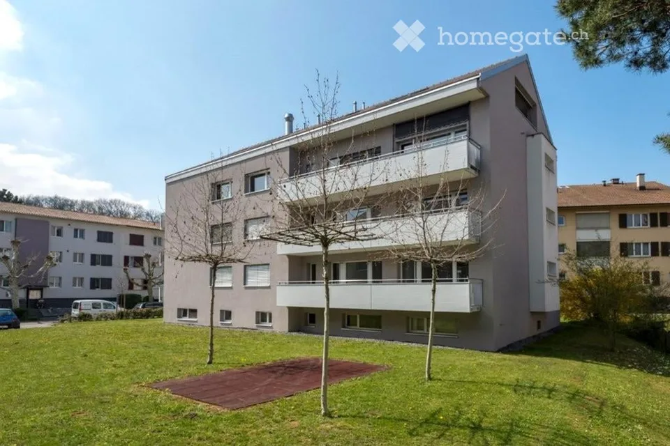 Helle 3.5-Zimmer-Wohnung mit Balkon in Münchenstein