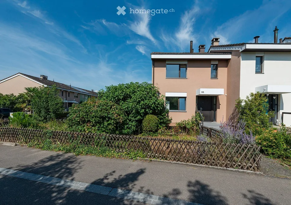 Maison mitoyenne de 4,5 pièces à Reinach BL – disponible immédiatement