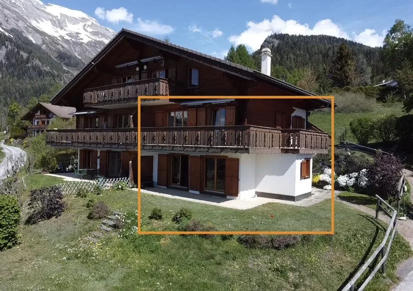 Superbe duplex avec jardin, panorama dégagé et garage, un atout indéniable