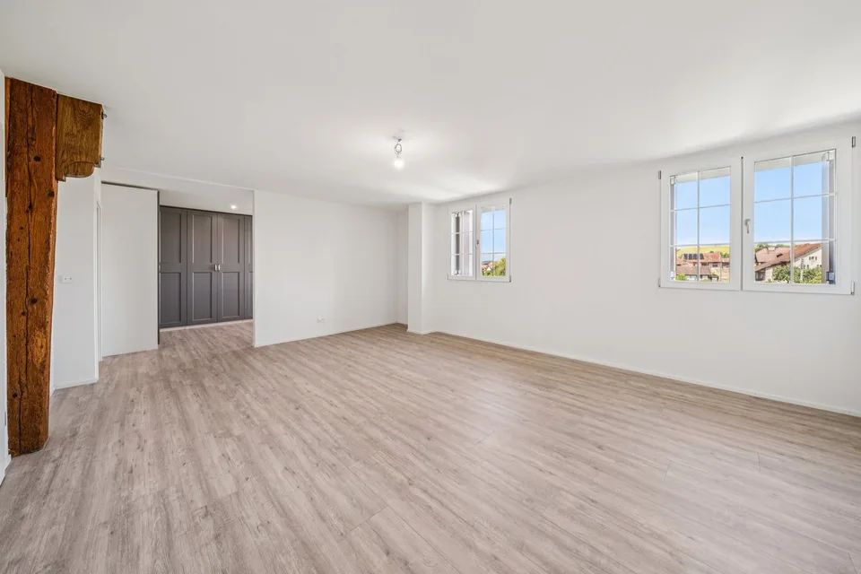 Appartement de 198 m2 avec balcon et deux places de parc extérieures – photo 6 sur 13