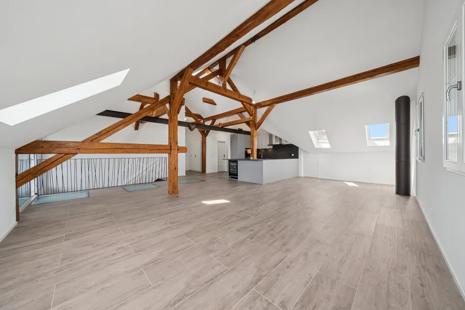 Apartment with 200 m2, balcony and two outdoor parking spaces
