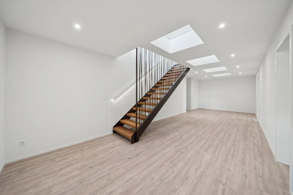 Appartement de 198 m2 avec balcon et deux places de parc extérieures – photo 9 sur 13