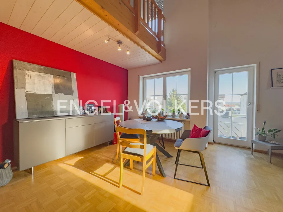 Stylish maisonette apartment with sunny balcony and view of the greenery -