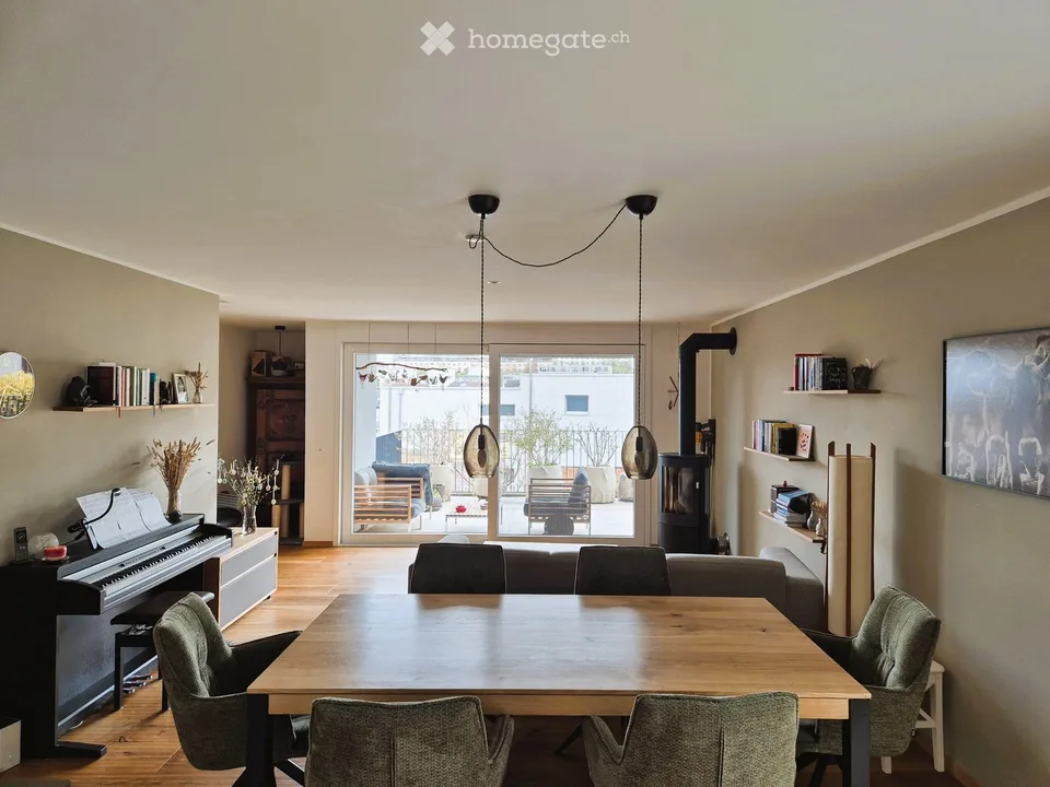 Modern 5.5-room semi-detached house with sunny terrace and garden