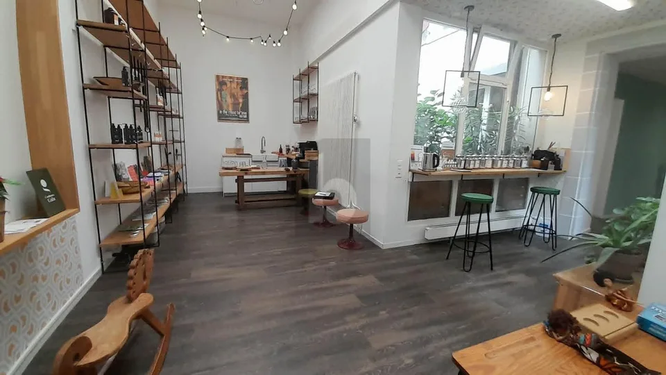 ESPACE COMMERCIAL LUMINEUX ET MODERNE