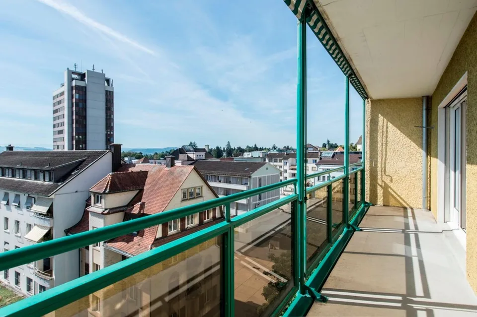 Appartement au 10e étage - haut perché. Location sans caution.