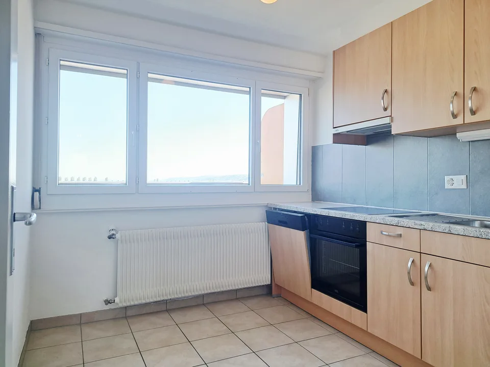 NEUCHÂTEL 41, Appartement de 4.5 pièces proche du centre de 91m2