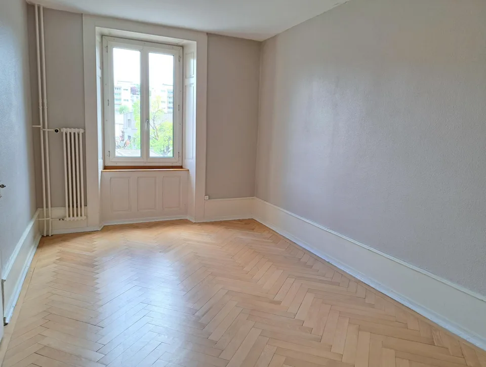 APPARTEMENT 2 PIECES 2EME ETAGE AVEC BALCON