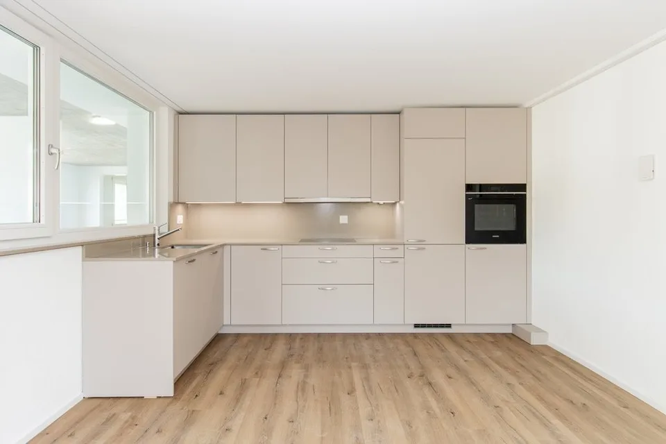 Moderne 3.5-Zimmer-Wohnung an zentraler Lage in Rüti