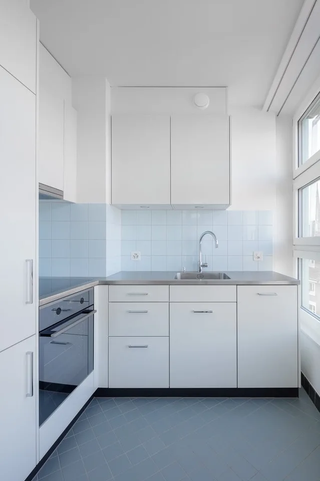 Appartement 1 pièce lumineux dans un quartier animé de la ville