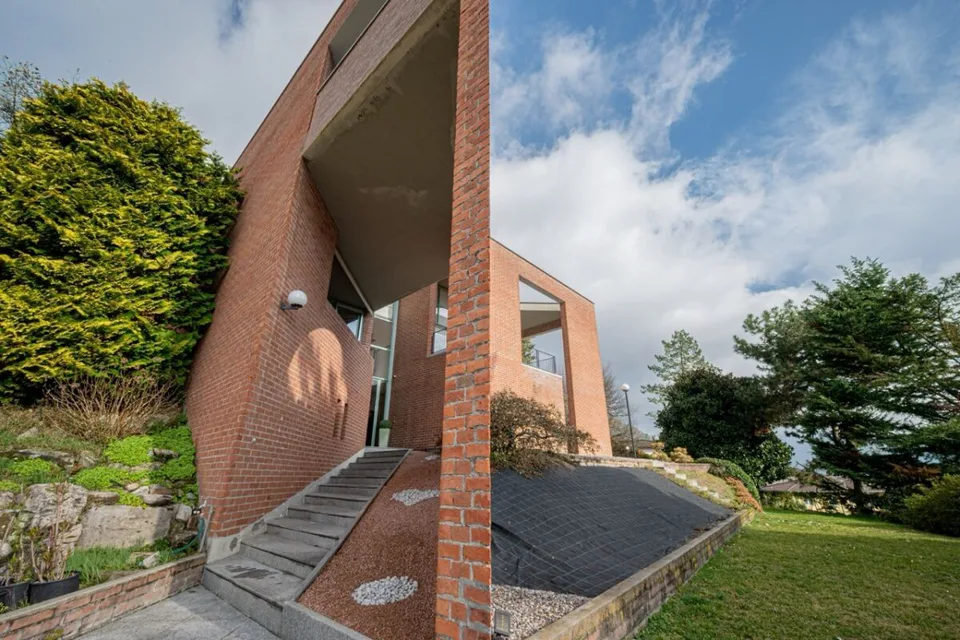 Iconic architectural villa with panoramic views – photo 20 of 21