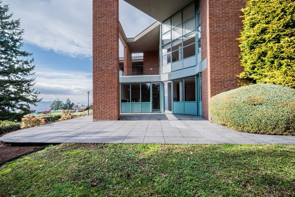 Iconic architectural villa with panoramic views – photo 18 of 21