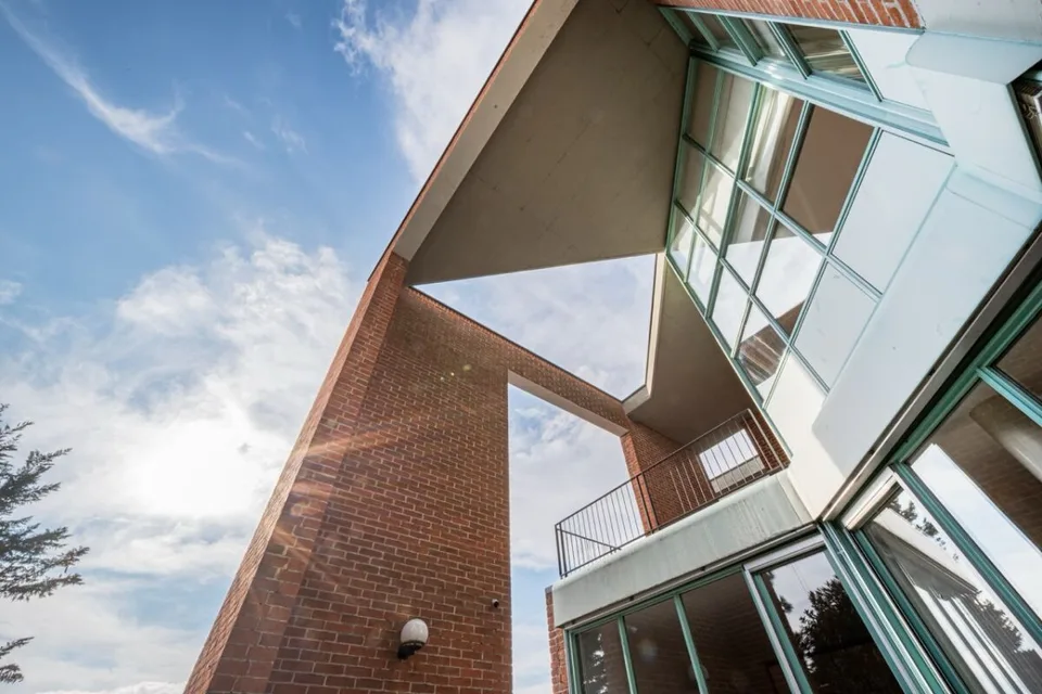 Iconic architectural villa with panoramic views – photo 7 of 21