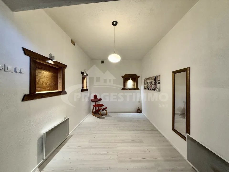 SUPERBES WOHNUNG 3 ZIMMER VERBINDET AUTHENTIZITÄT UND MODERNITÄT