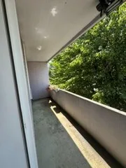 Helle 4-Zimmer-Wohnung mit Balkon und Grünblick in Hinwil