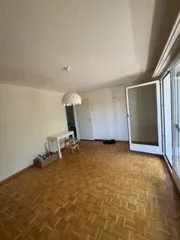 Helle 4-Zimmer-Wohnung mit Balkon und Grünblick in Hinwil