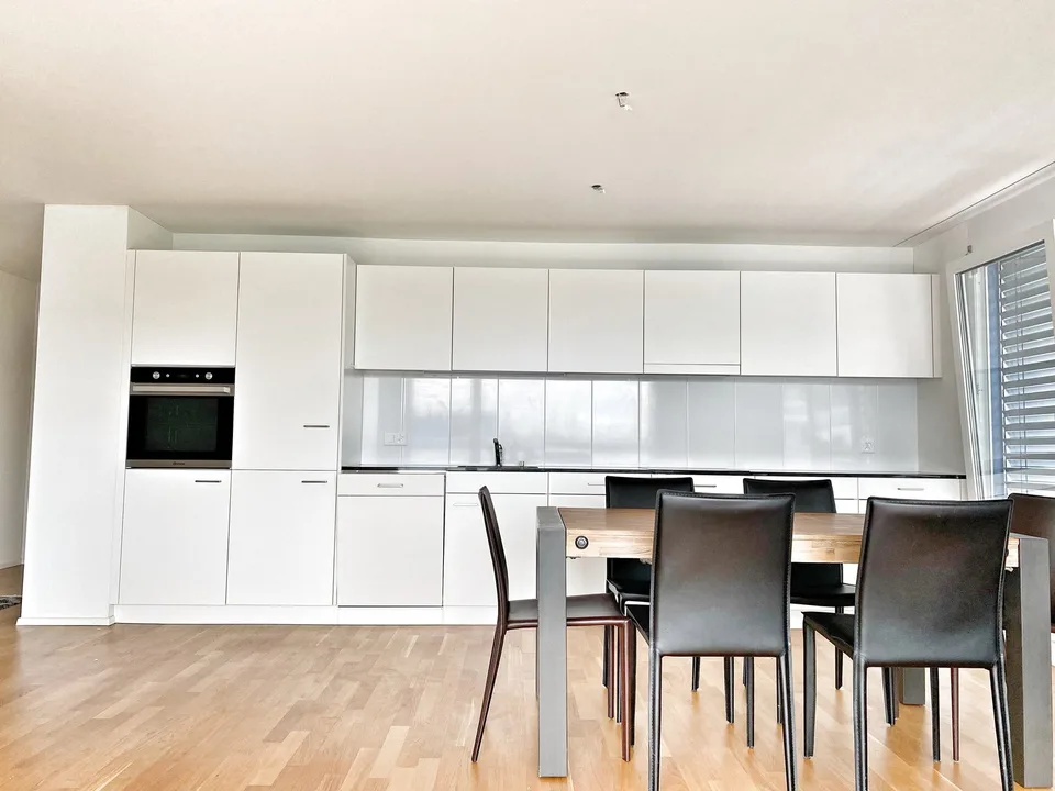 Moderne, helle 3.5-Zimmer-Wohnung mit Terrasse